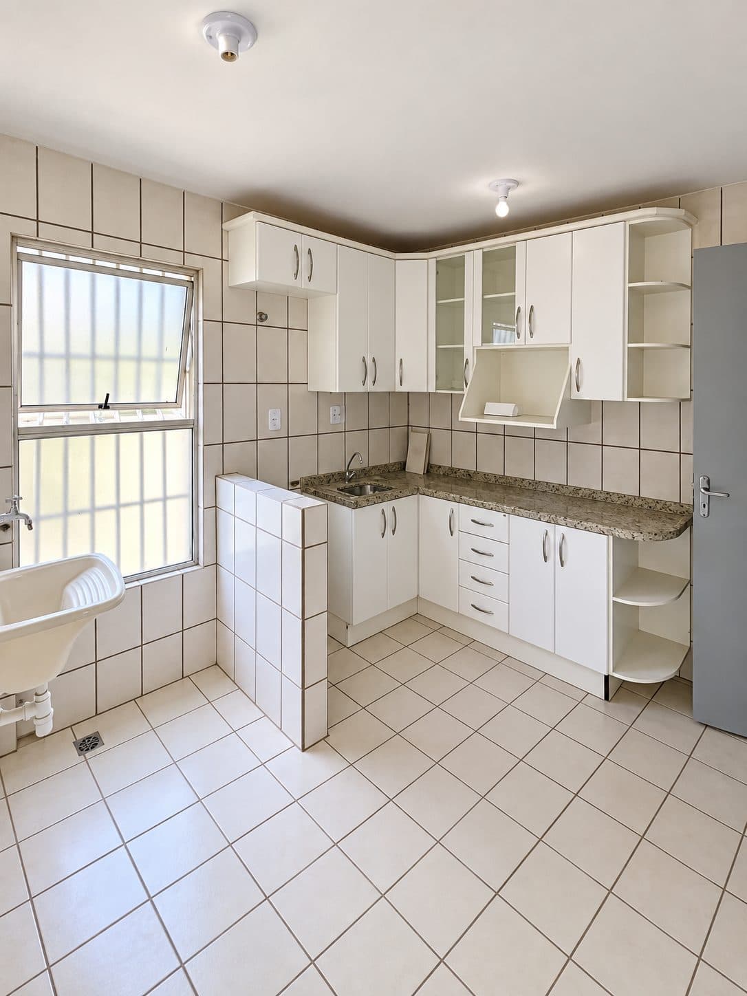 Apartamento 3 quartos sendo 1 suíte Cond. Palissander - R$ 180 mil - Valparaíso de Goiás — foto 1